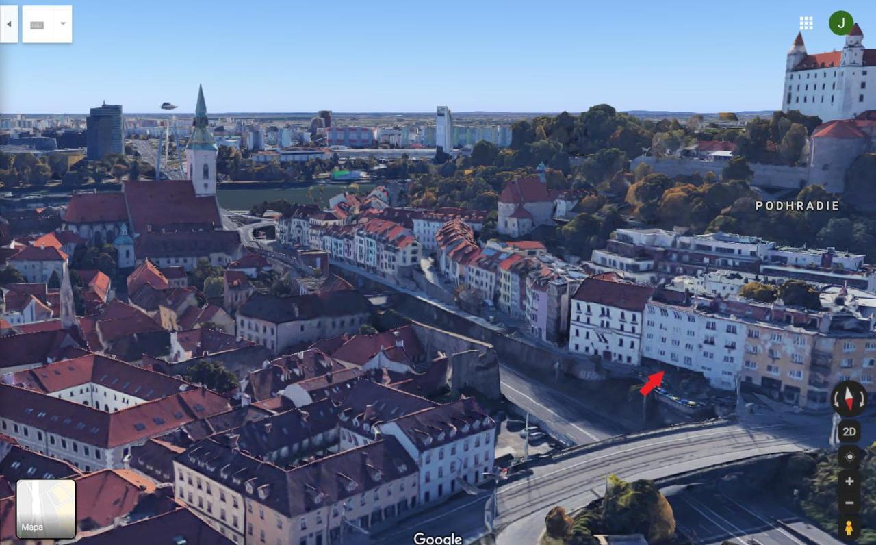 Oldtown Safari Lodge Bratislava Bagian luar foto